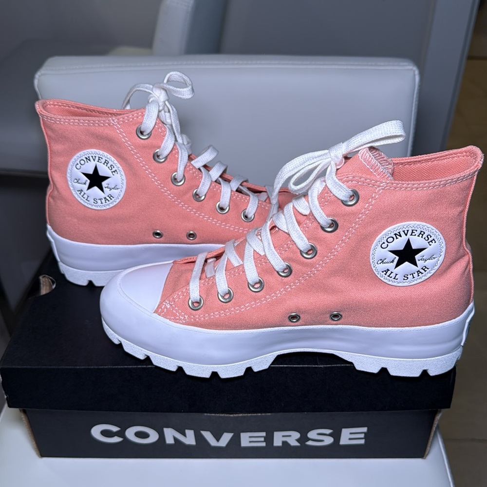 PRE-OWNED - Converse Chuck Taylor All Star Lugged Platform - Women Size 7.5